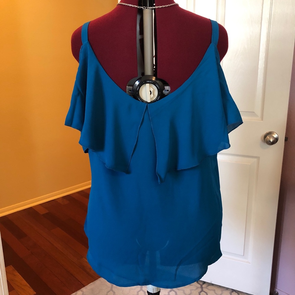 New York &Co. Ruffle Cold Shoulder Top - Picture 3 of 5